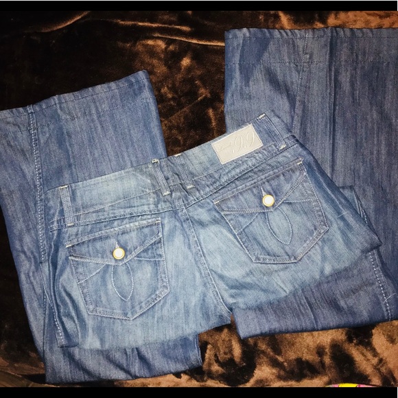 NWOT Level 99 Flare Jeans - Picture 4 of 8